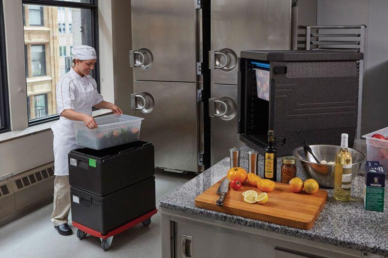 Vozík Camdolly na termoizolační nádoby Cam GoBox, GN 1/1, Cambro, červený, Červená, 692x426x(H)167mm GN 1/1, Cambro, červený